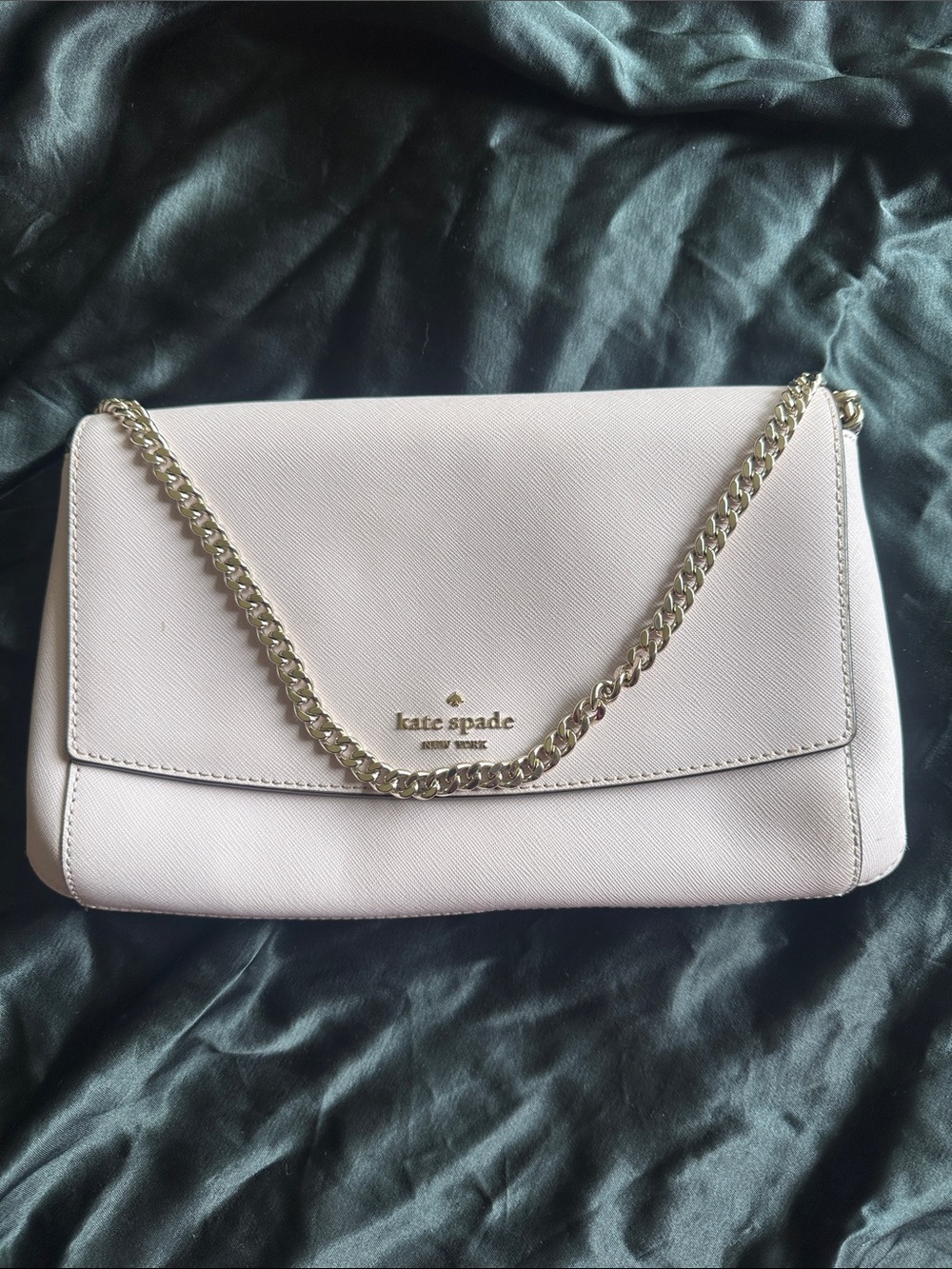 Kate Spade β οΈ Light Pink Leather Chain Crossbody Bag with Gold Chain